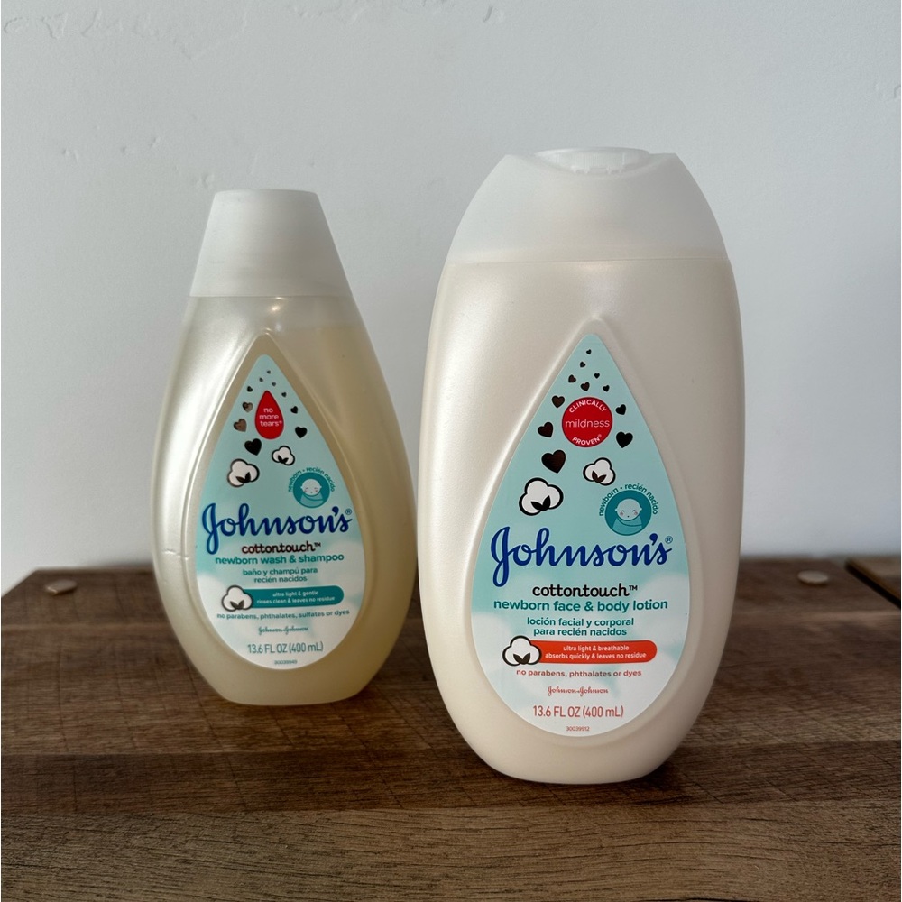 Johnson and Johnson newborn bath time set